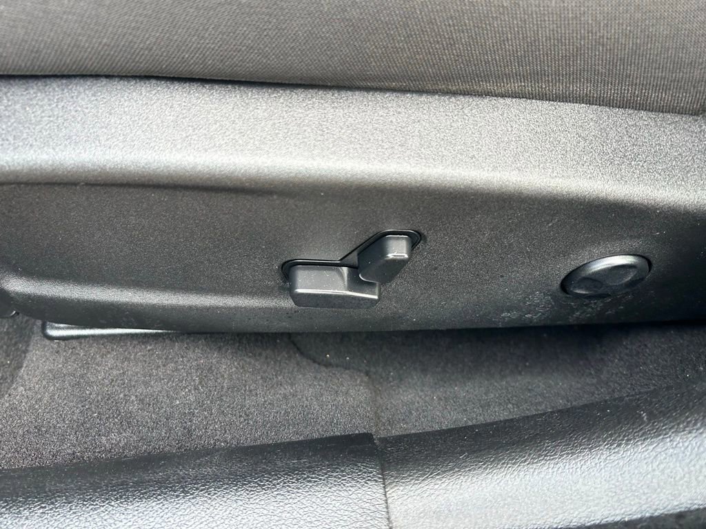 Used 2019 Dodge Charger SXT w/ Blacktop Package image 16