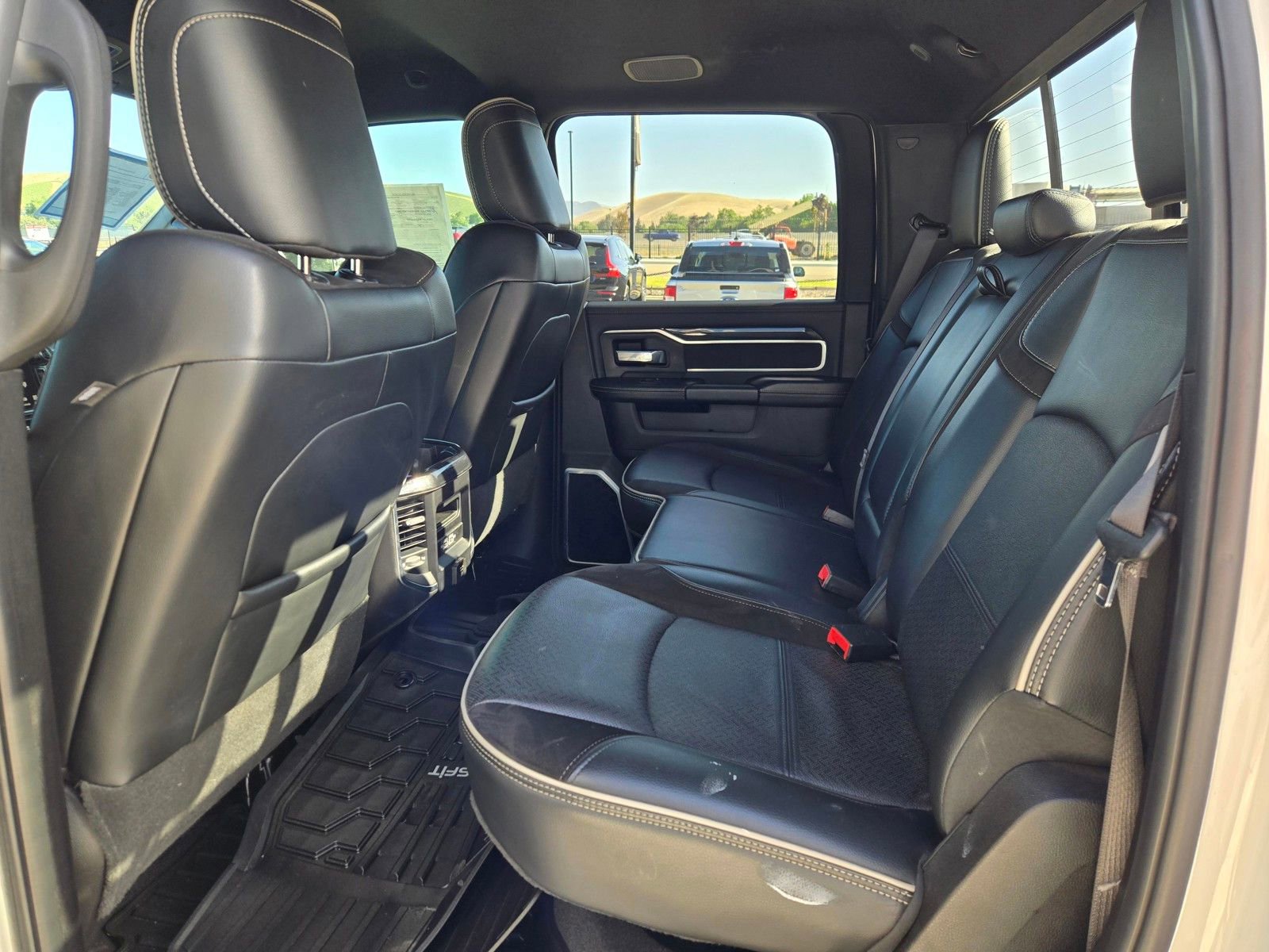 Used 2022 RAM 2500 Laramie w/ Night Edition AWD/4WD image 11