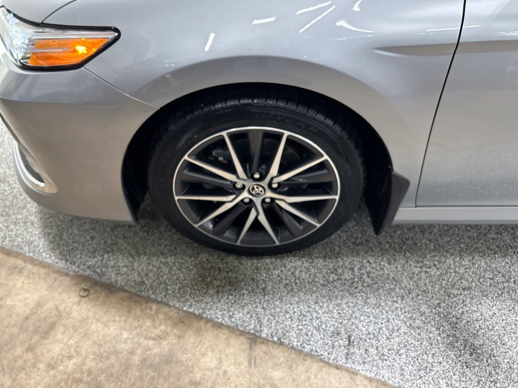 Used 2021 Toyota Camry XLE w/ Navigation Package FWD image 29