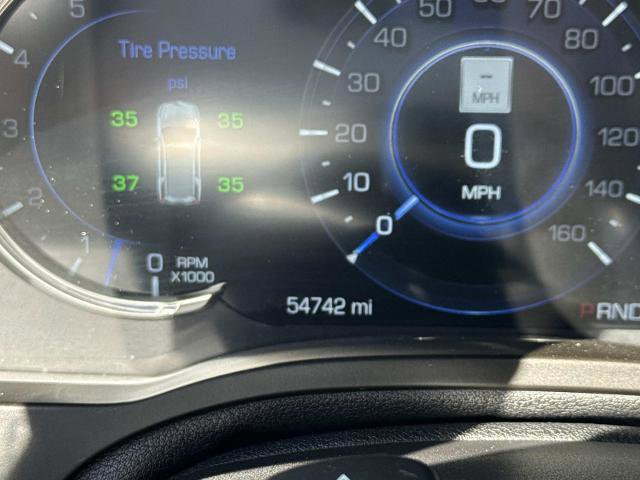 Used 2019 Cadillac Escalade Platinum image 2