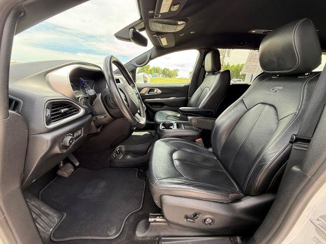 Used 2020 Chrysler Pacifica Touring-L AWD/4WD image 13