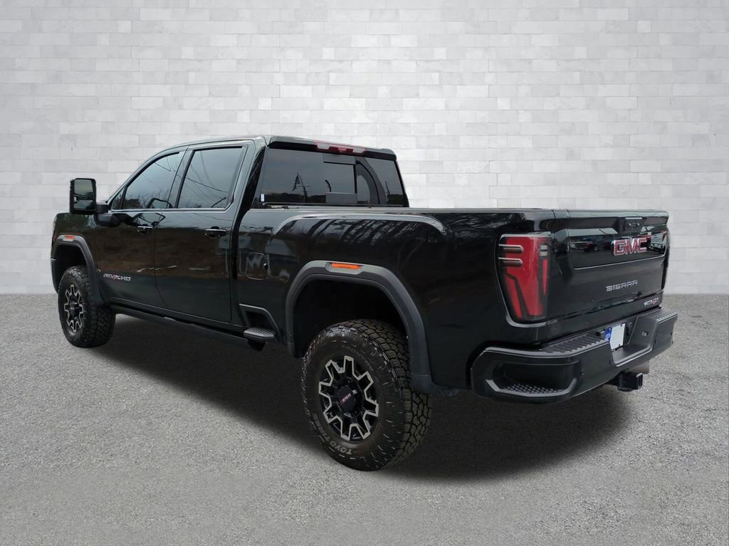 Used 2024 GMC Sierra 2500 AT4X image 3