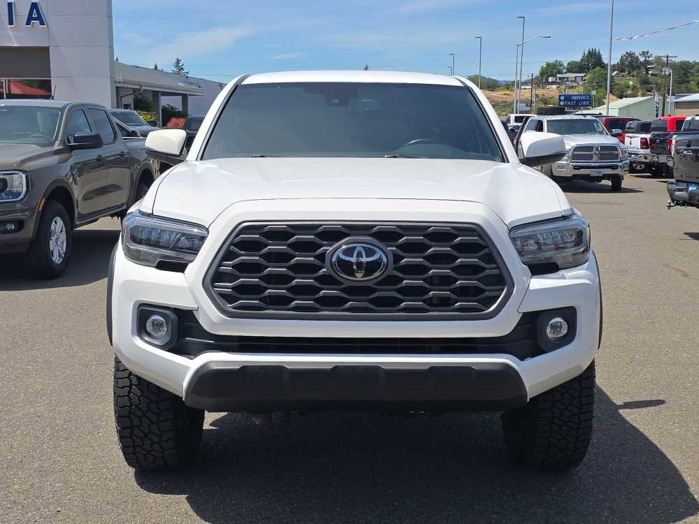 Used 2023 Toyota Tacoma TRD Off-Road AWD/4WD image 8
