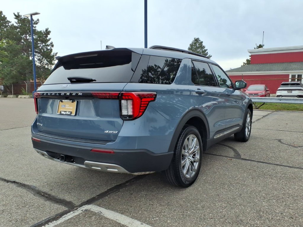 Certified 2025 Ford Explorer Active w/ Active Comfort Package AWD/4WD image 6
