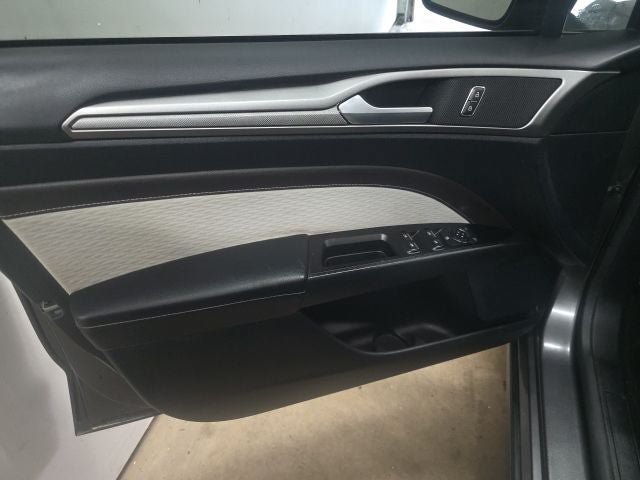 Certified 2019 Ford Fusion SE w/ Equipment Group 151A FWD image 16
