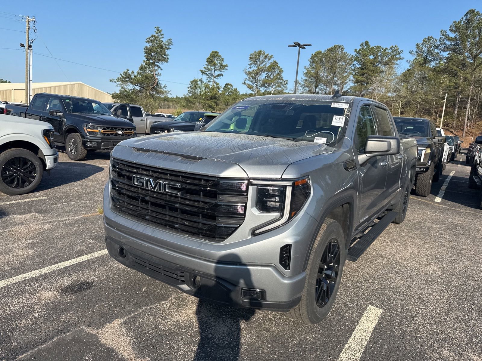 Used 2023 GMC Sierra 1500 Elevation AWD/4WD image 3
