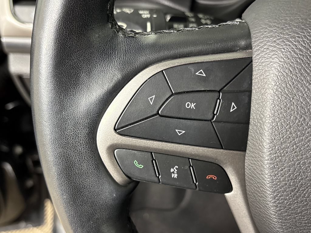 Used 2020 Jeep Grand Cherokee Altitude AWD/4WD image 18