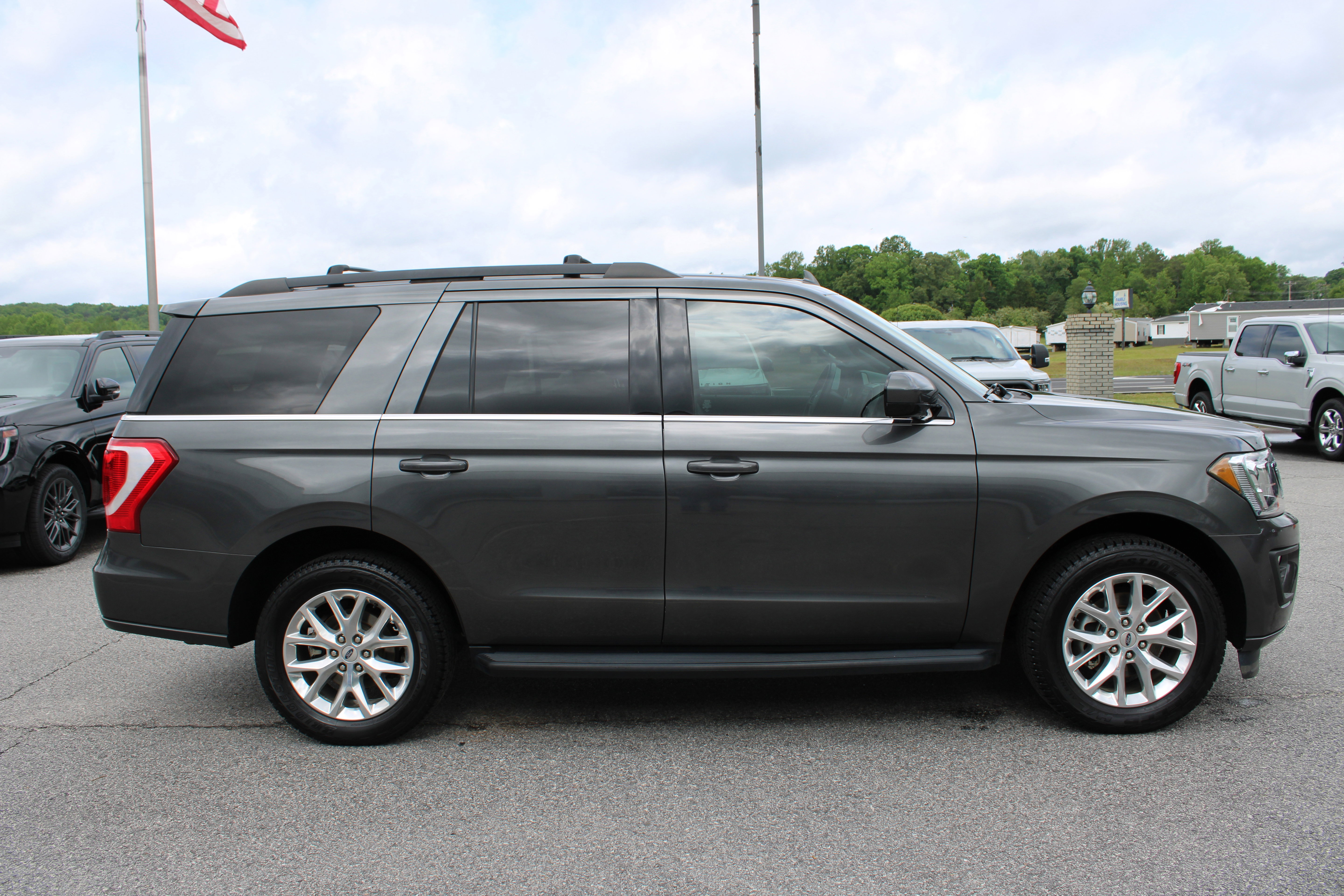 Certified 2021 Ford Expedition XLT w/ Cargo Package RWD image 5