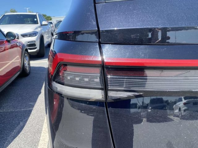 Used 2025 Volkswagen Taos S FWD image 11