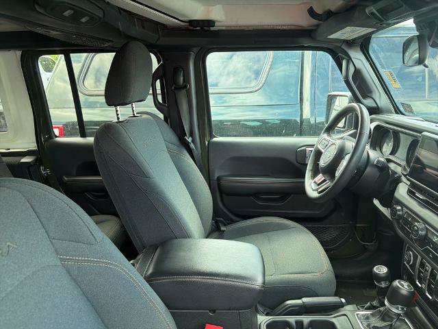 Used 2024 Jeep Wrangler Unlimited Sahara AWD/4WD image 15