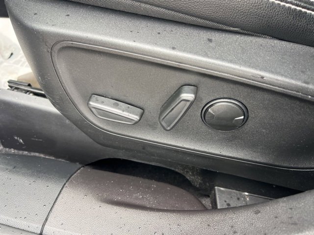 Certified 2023 Ford Escape Platinum w/ Premium Technology Package image 21