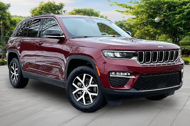 Used 2024 Jeep Grand Cherokee Limited AWD/4WD image 1
