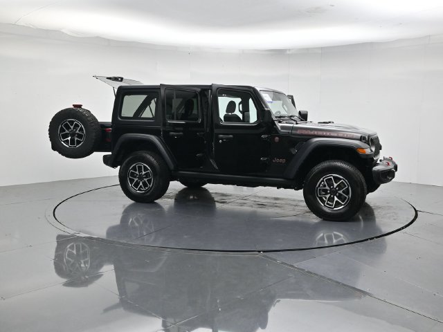 Used 2025 Jeep Wrangler Unlimited Rubicon AWD/4WD image 47