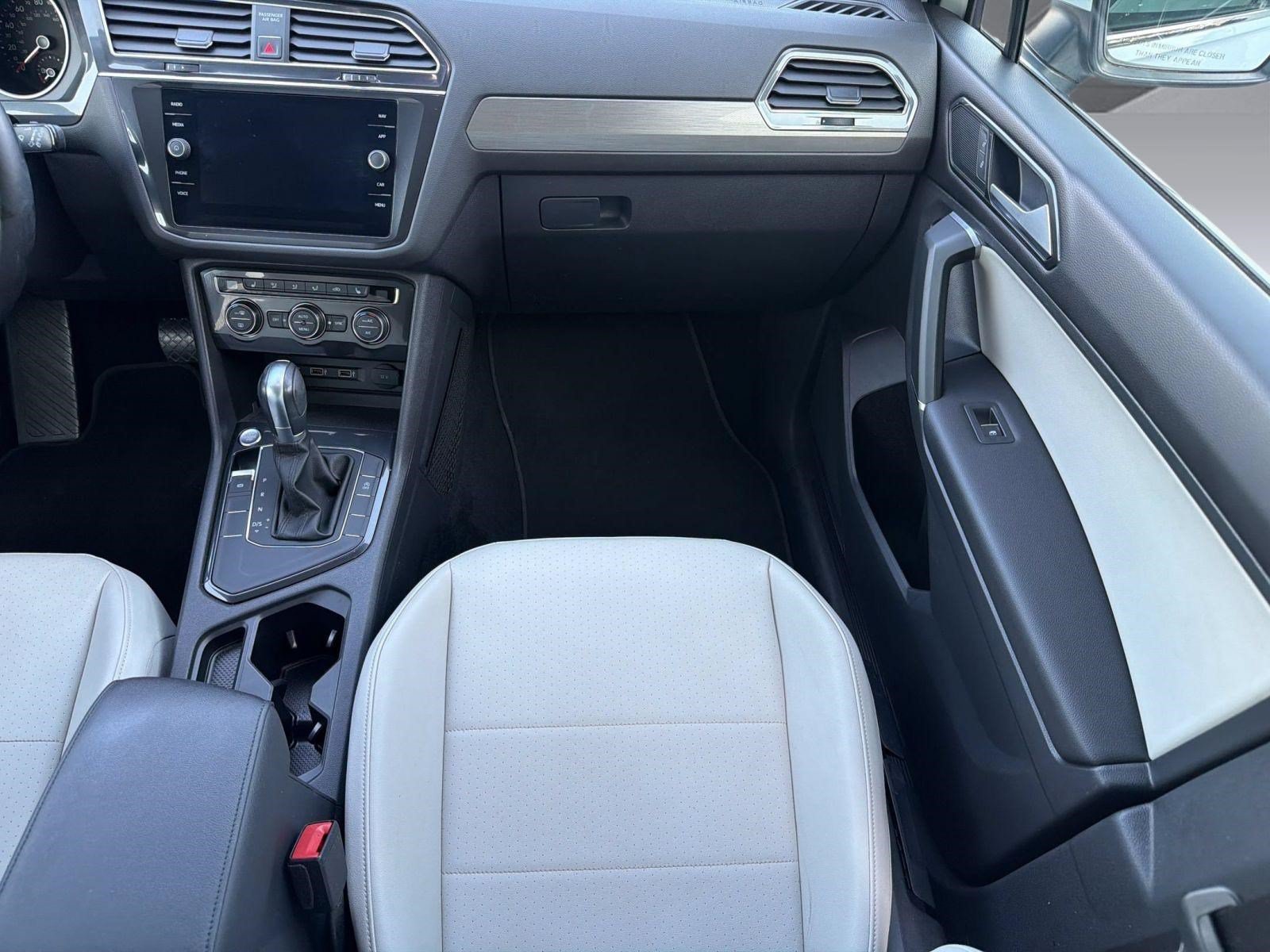 Used 2018 Volkswagen Tiguan SEL FWD image 28