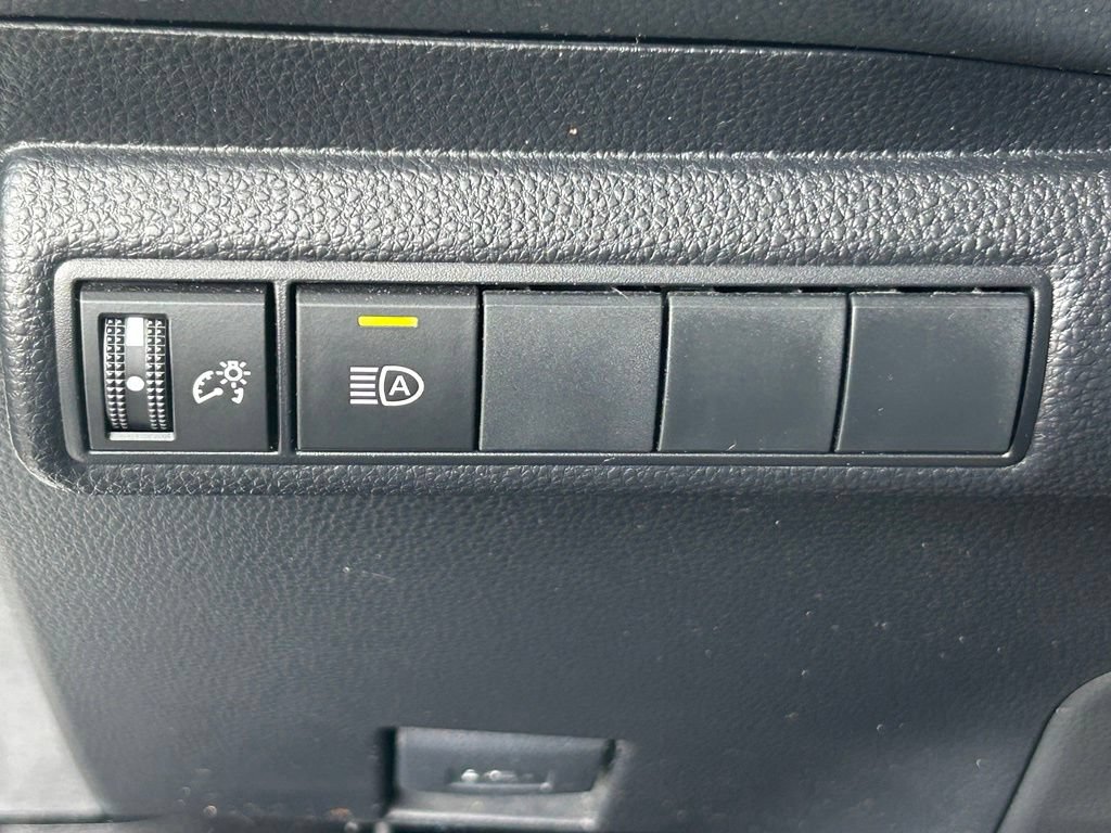 Used 2022 Toyota Corolla LE FWD image 33