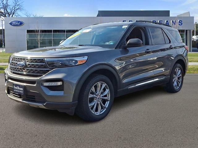 Certified 2023 Ford Explorer XLT w/ Equipment Group 202A AWD/4WD image 3