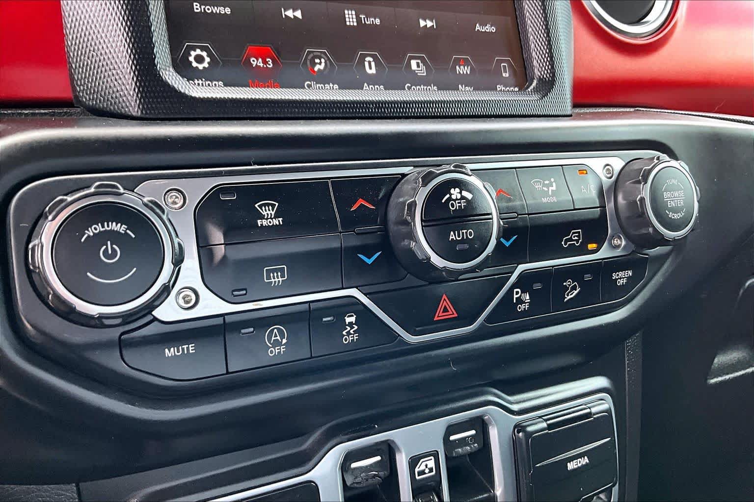 Used 2018 Jeep Wrangler Unlimited Rubicon AWD/4WD image 25