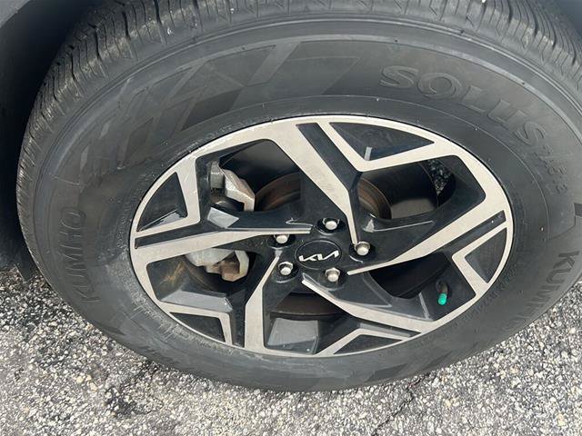 Used 2025 Kia Sportage LX FWD image 9