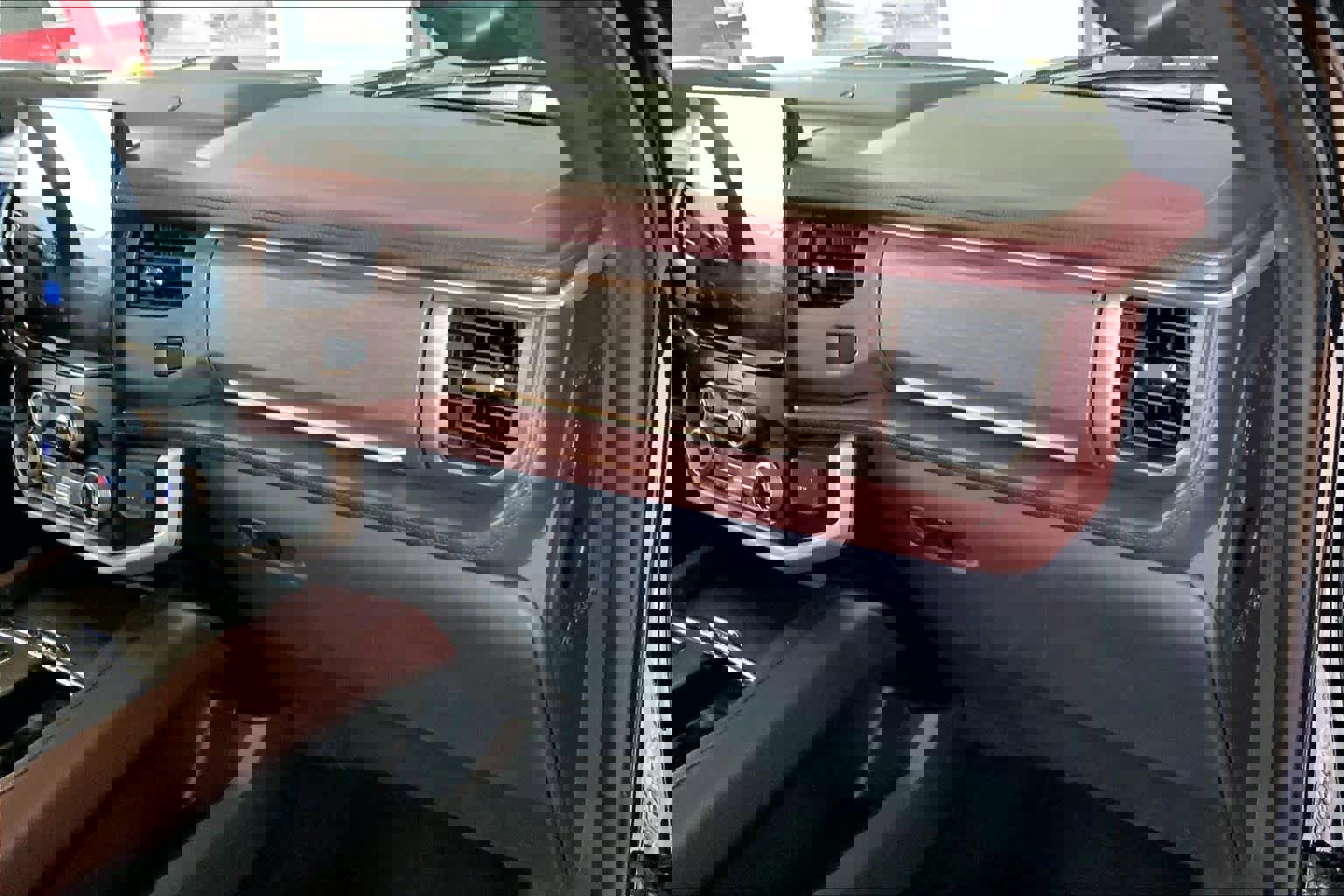 Certified 2023 Ford Expedition Limited image 18