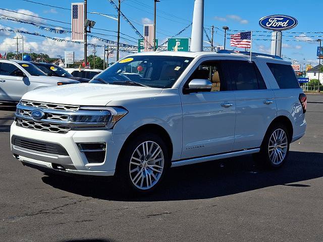 Certified 2022 Ford Expedition Platinum AWD/4WD image 3