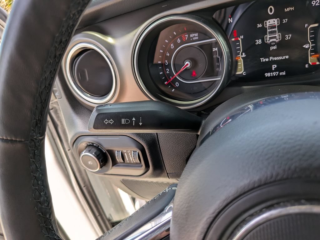 Used 2018 Jeep Wrangler Unlimited Rubicon AWD/4WD image 33