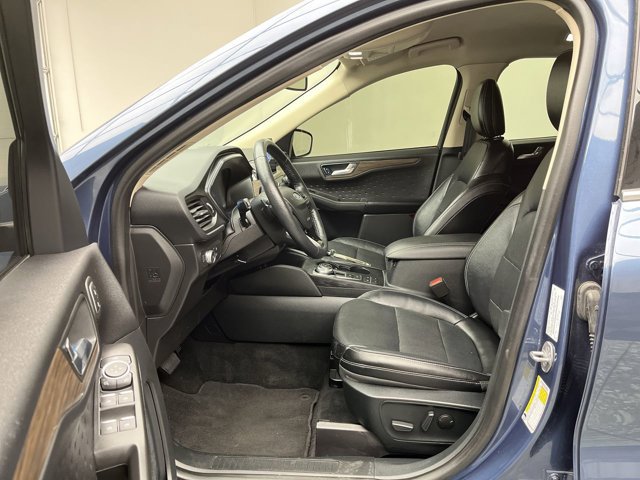 Certified 2020 Ford Escape Titanium AWD/4WD image 3