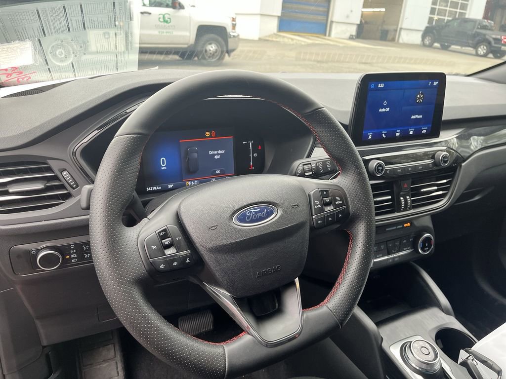 Certified 2025 Ford Escape ST-Line AWD/4WD image 7