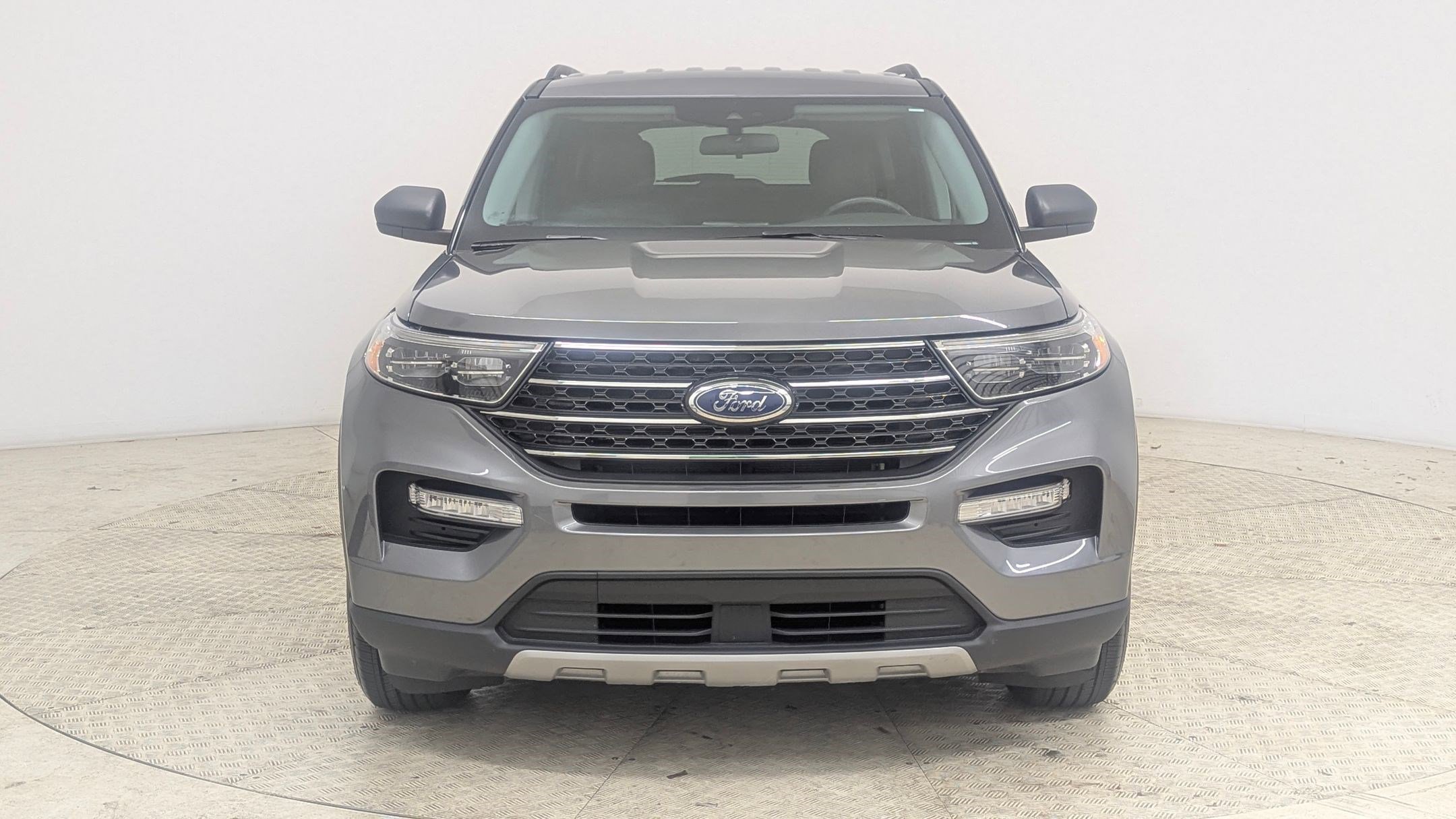 Certified 2022 Ford Explorer XLT w/ Equipment Group 202A image 5
