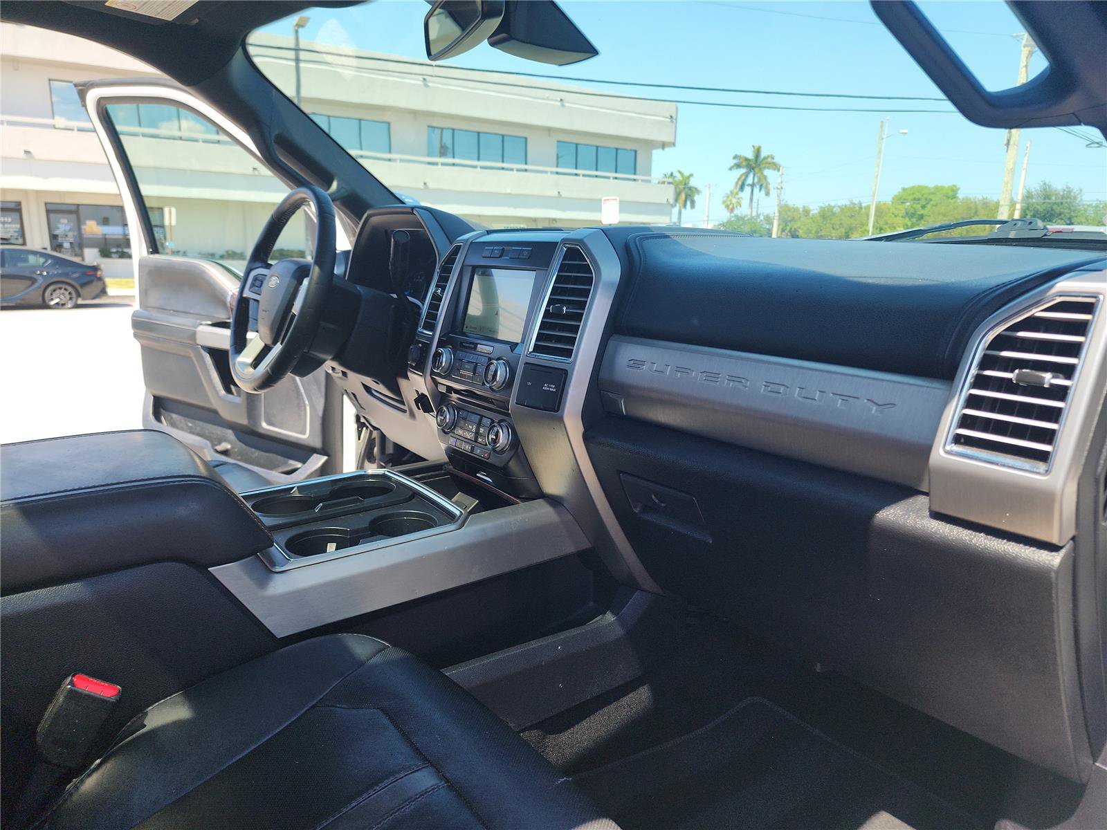 Certified 2017 Ford F350 Platinum w/ FX4 Off-Road Package AWD/4WD image 28