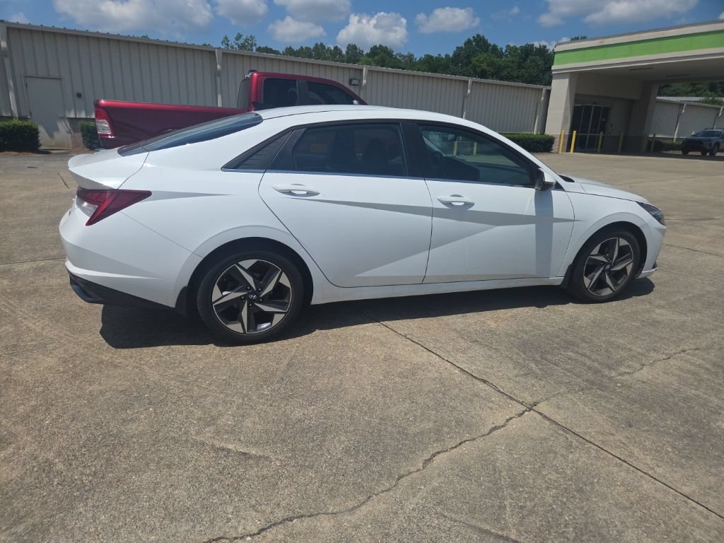 Used 2023 Hyundai Elantra Limited FWD image 8