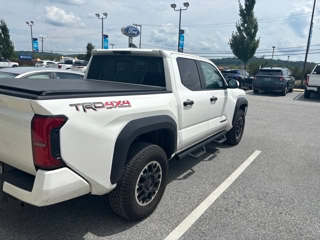Used 2024 Toyota Tacoma TRD Off-Road w/ TRD Off Road Upgrade Package AWD/4WD image 4