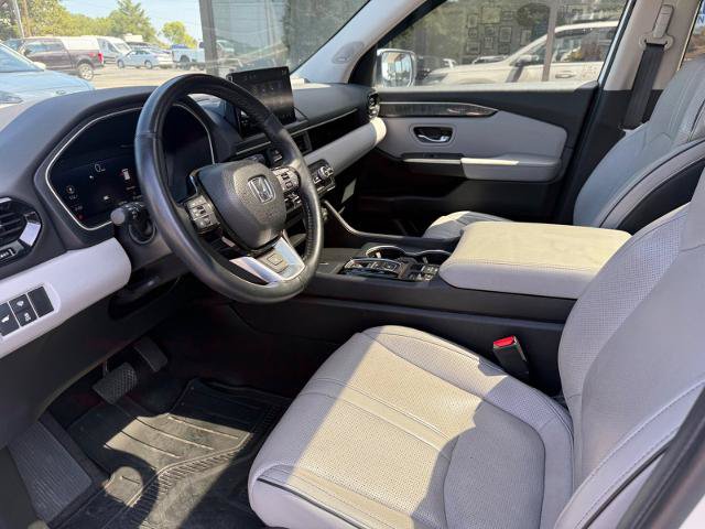 Used 2024 Honda Pilot Elite image 4