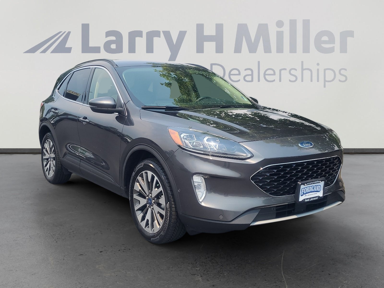 Certified 2020 Ford Escape Titanium AWD/4WD image 7