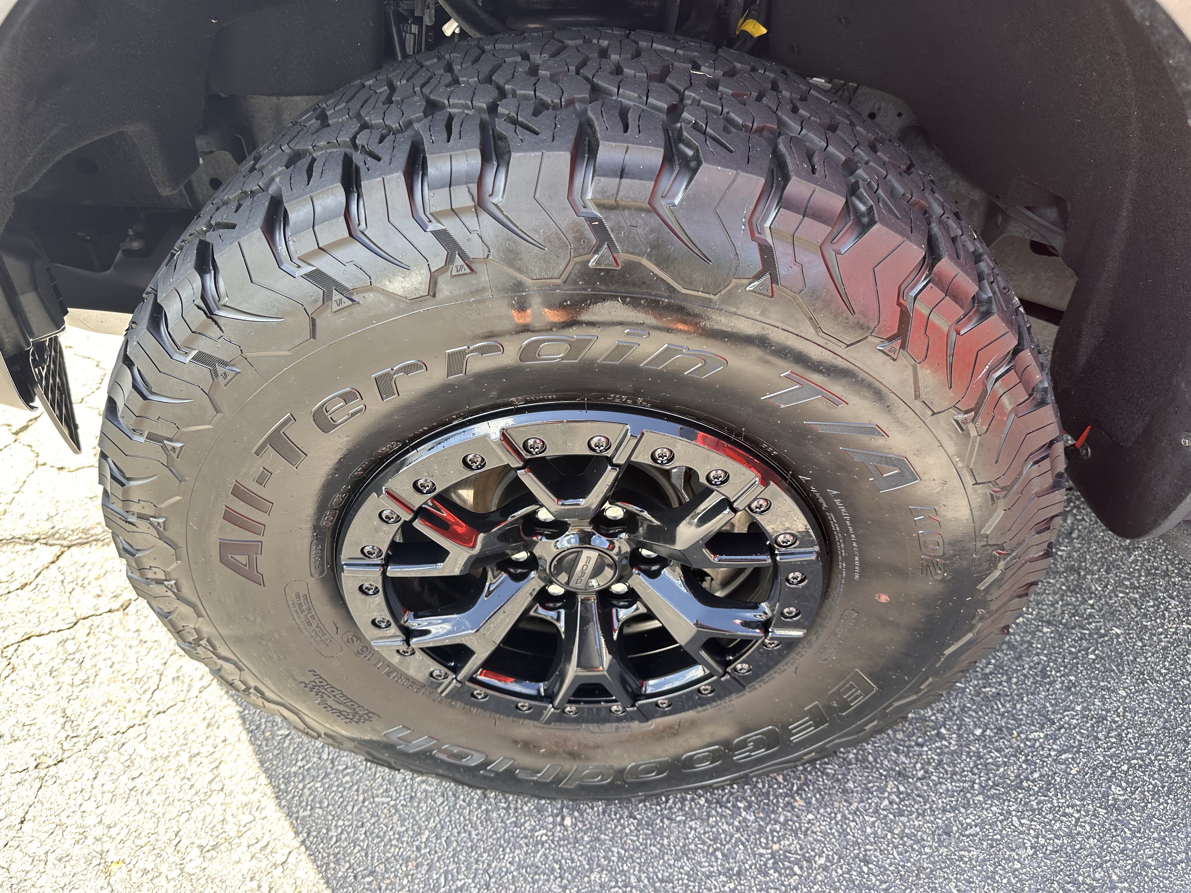 Certified 2023 Ford F150 Raptor w/ Raptor 37 Performance Package AWD/4WD image 32