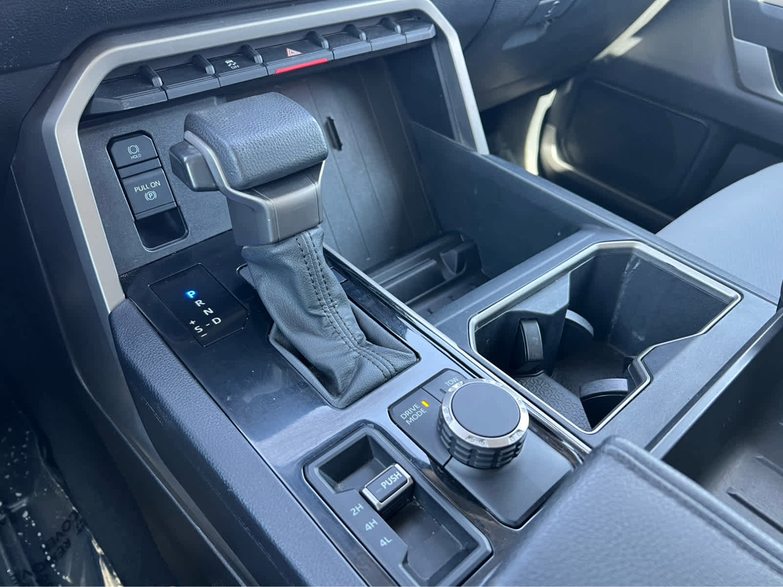 Used 2022 Toyota Tundra SR5 w/ SR5 Convenience Package image 39