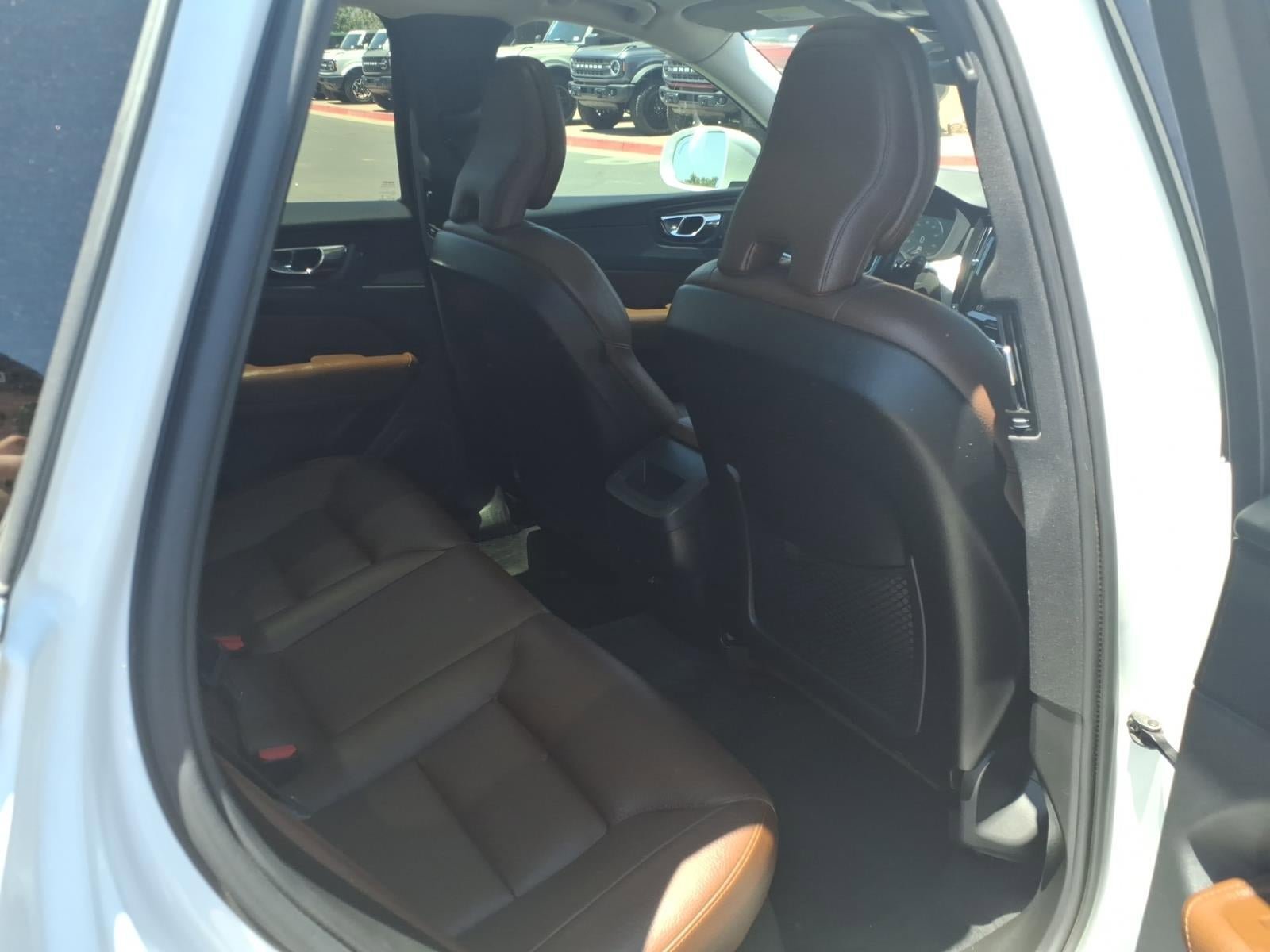 Used 2019 Volvo XC60 T5 Momentum w/ Premium Package AWD/4WD image 13
