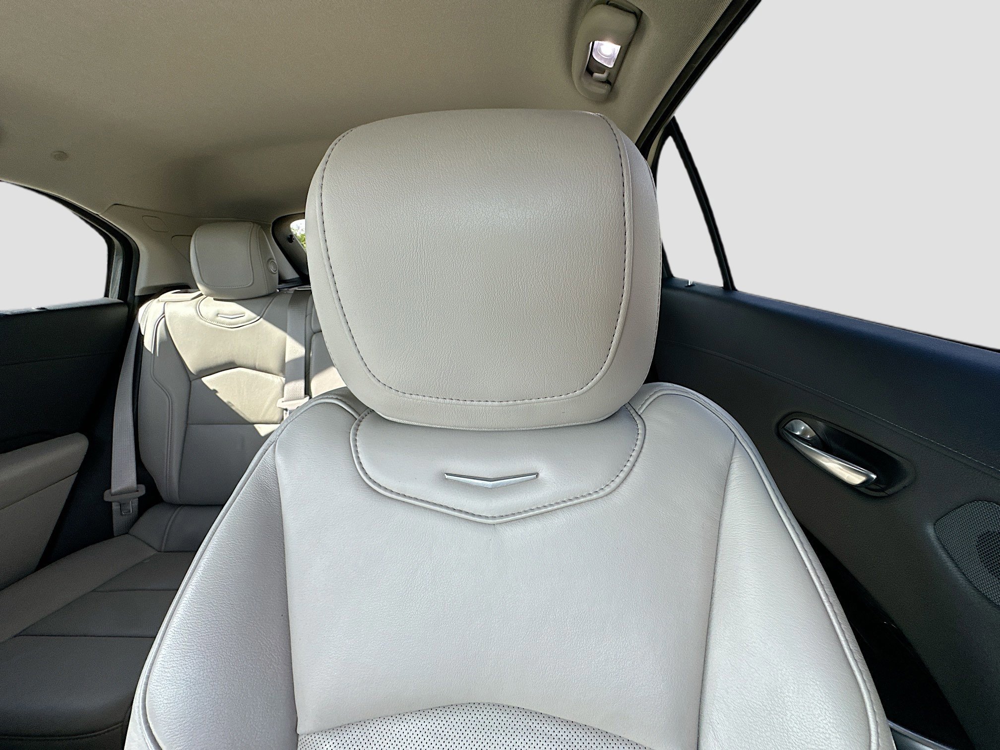 Used 2019 Cadillac XT4 Premium Luxury image 37