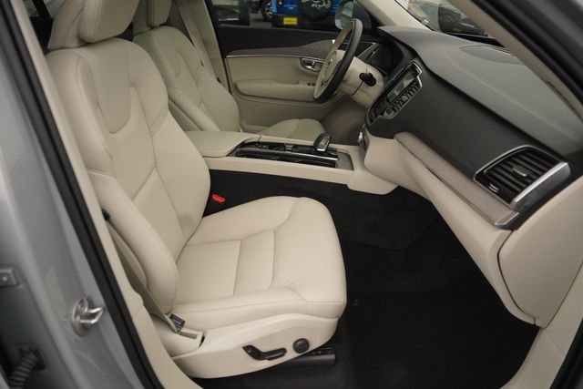 Used 2025 Volvo XC90 B6 Plus w/ Protection Package Premier AWD/4WD image 19