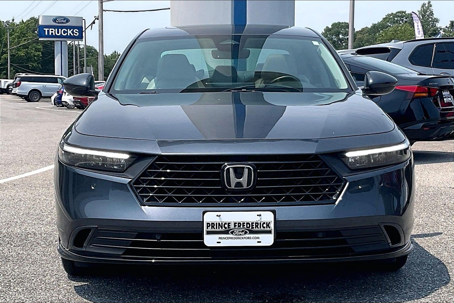 Used 2025 Honda Accord EX-L image 2
