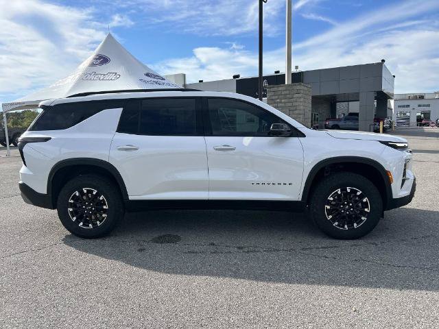Used 2025 Chevrolet Traverse Z71 w/ Driver Confidence Package AWD/4WD image 3