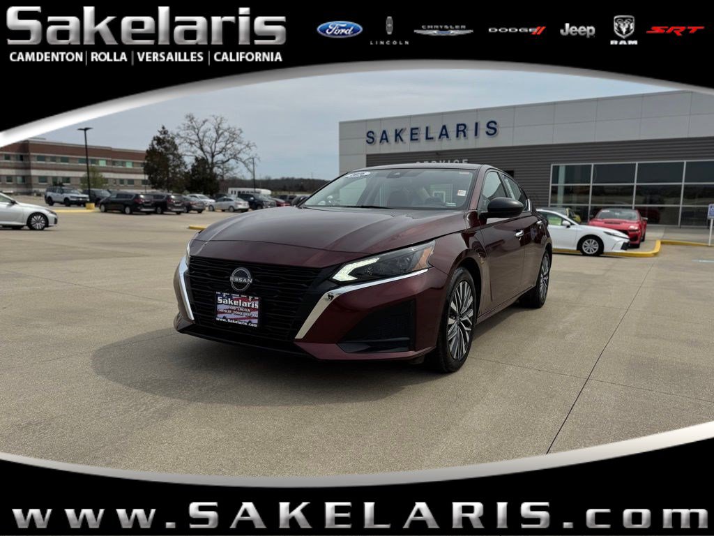 Used 2025 Nissan Altima 2.5 SV FWD image 1