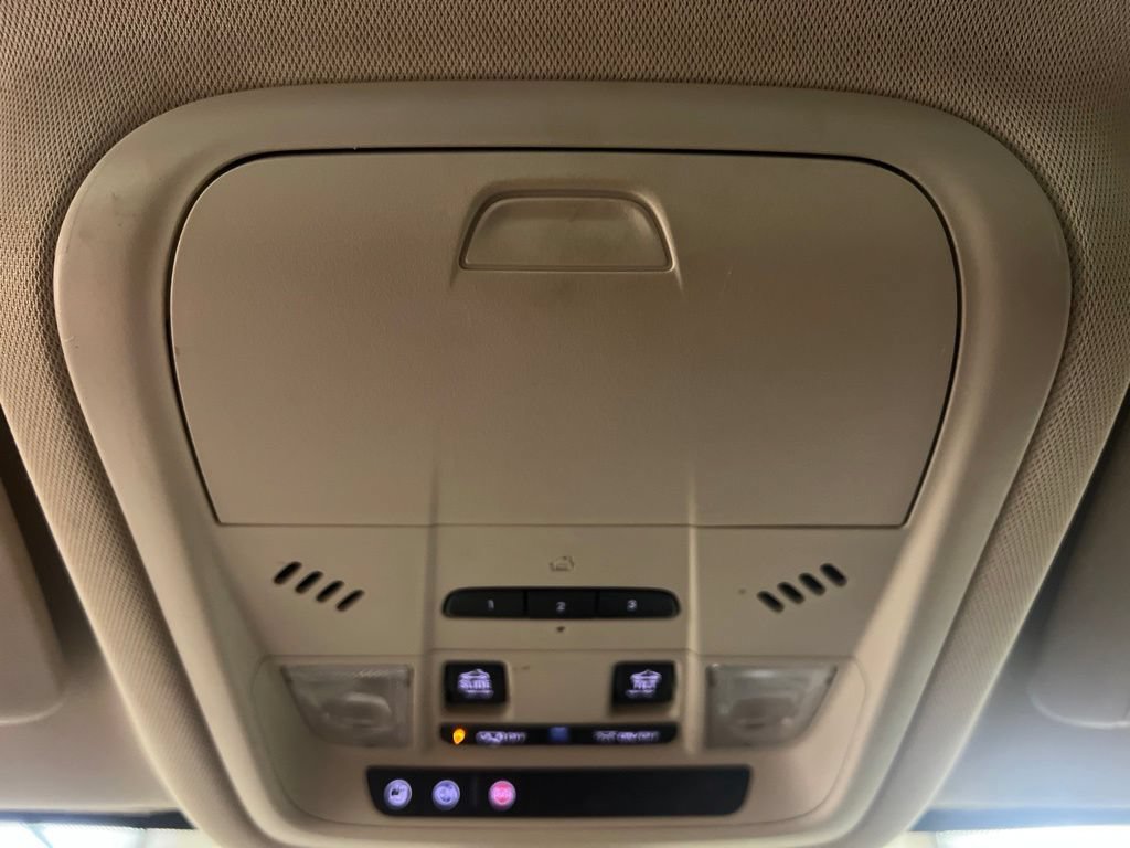 Used 2020 GMC Acadia Denali w/ Technology Package FWD image 32
