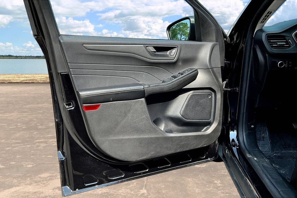 Certified 2025 Ford Escape Active FWD image 22