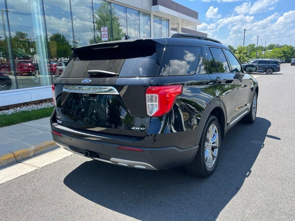 Certified 2022 Ford Explorer XLT w/ Equipment Group 202A AWD/4WD image 9