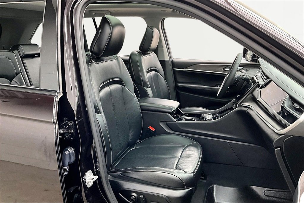 Used 2022 Jeep Grand Cherokee Limited 4xe w/ Luxury Tech Group II image 9