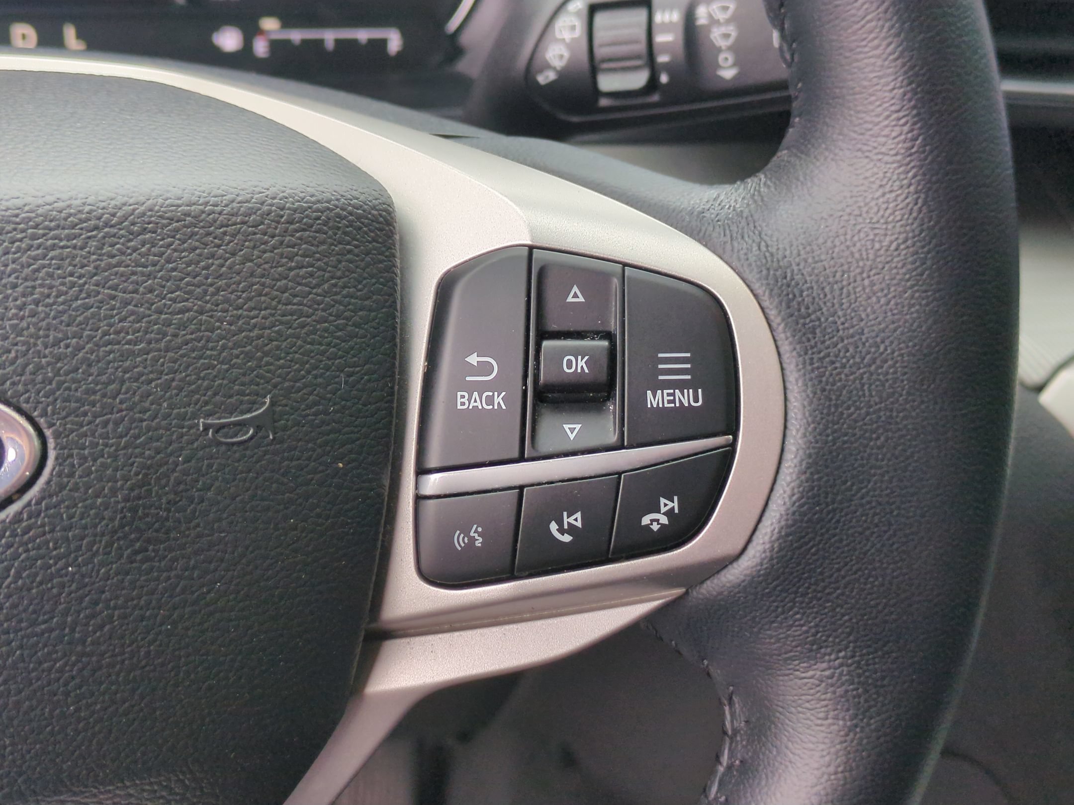 Certified 2022 Ford Explorer XLT RWD image 16