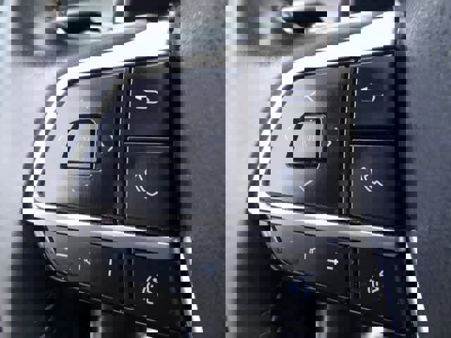 Used 2022 Toyota Highlander XLE image 25