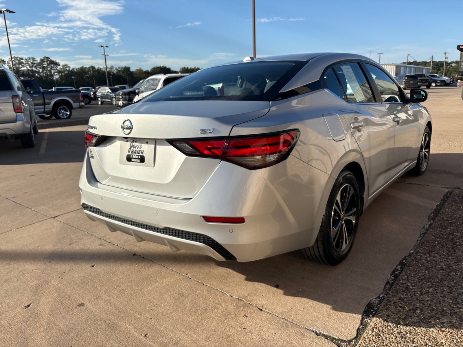 Used 2022 Nissan Sentra SV FWD image 8