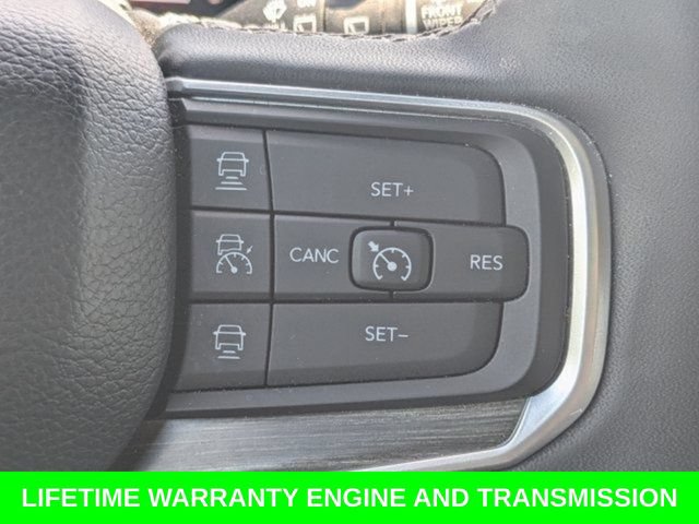 Used 2024 Jeep Wagoneer L Series II w/ Flexible Seating Group RWD image 27