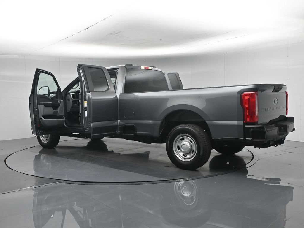 Certified 2025 Ford F250 XL RWD image 35